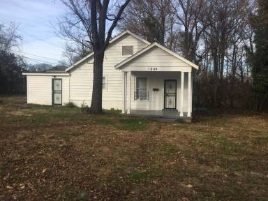 Main picture of 1049 Stonewall St