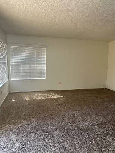Main picture of 24456 Glencrest Dr