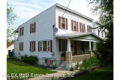 Main picture of 133 W King St