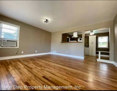 Main picture of 9036 SE Washington St
