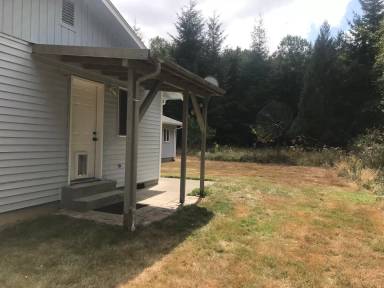 Main picture of 102 Monroe Rd