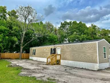 Main picture of 925 W 26th St