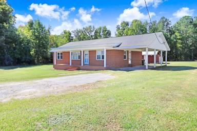 Main picture of 3208 Summit Rd