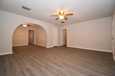 Main picture of 2306 Lily Dr