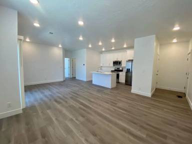 Main picture of 5801 S Garnet Dr