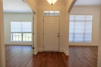 Main picture of 101 Normandy St