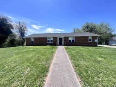 Main picture of 320 E Franklin St