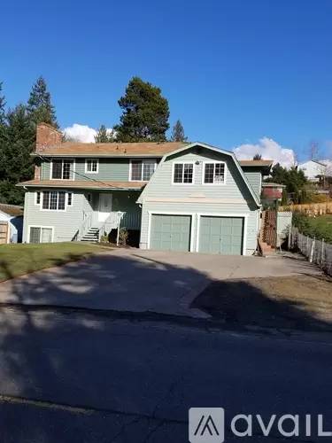 Main picture of 902 15th Ave