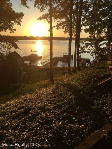 Main picture of 28006 Marina Dr