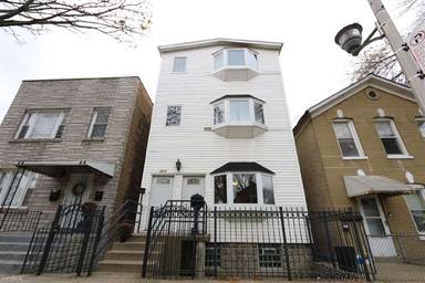 Main picture of 3610 S Emerald Ave