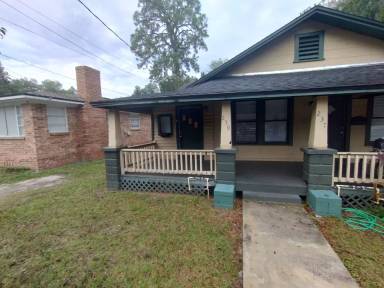 Main picture of 239 W 40th St