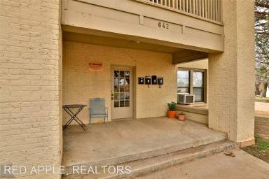 Main picture of 642 Beech St