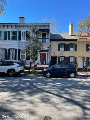 Main picture of 403 Tattnall St