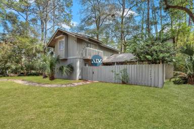 Main picture of 21 Indigo Ln