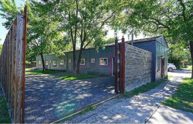 Main picture of 5021 Polk St