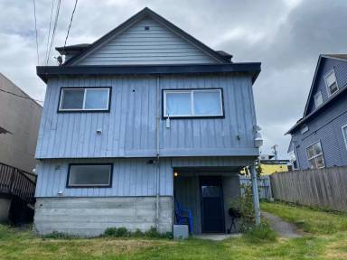 Main picture of 5511 University Way NE