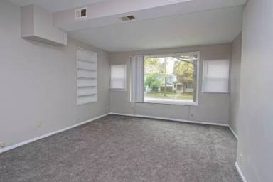 Main picture of 1747 Marshall Ave