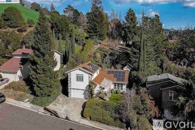 Main picture of 2547 Carmelita Way