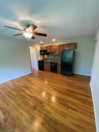 Main picture of 558 Lowell Ave