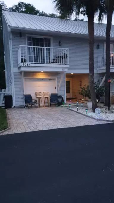 Main picture of 2081 Vista del Sol Cir