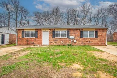 Main picture of 38 Verdi Cir