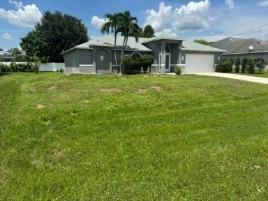 Main picture of 33 NW 25th St