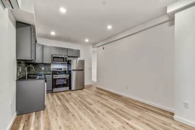 Main picture of 3836 W Girard Ave