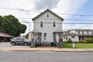 Main picture of 107 E Park St