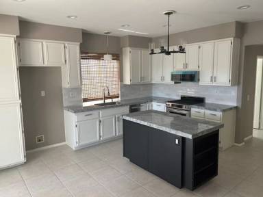 Main picture of 32419 Pensador St