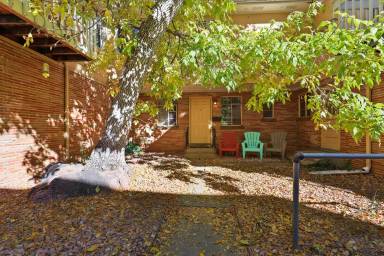 Main picture of 925 16th St