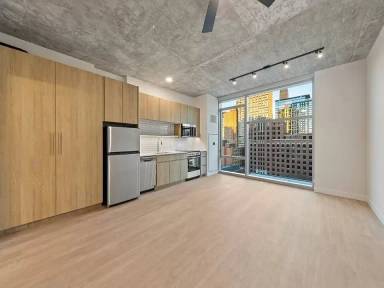 Main picture of 824 N Wells St