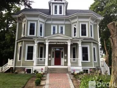 Main picture of 11 Sparhawk St