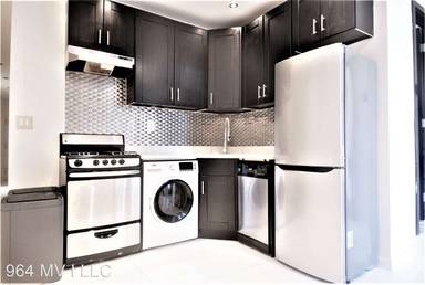 Main picture of 964 Amsterdam Ave