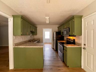 Main picture of 6747 Vaughn Rd
