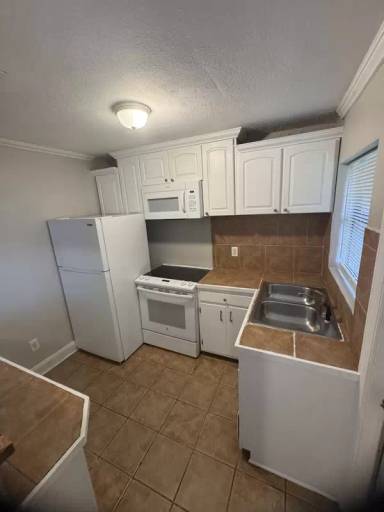 Main picture of 2802 Southwood Dr