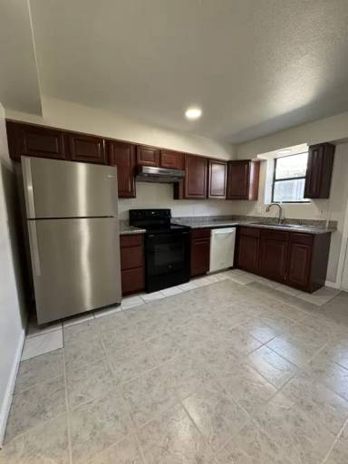 Main picture of 2949 W Mexico Ave