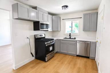 Main picture of 706 Edan Ave