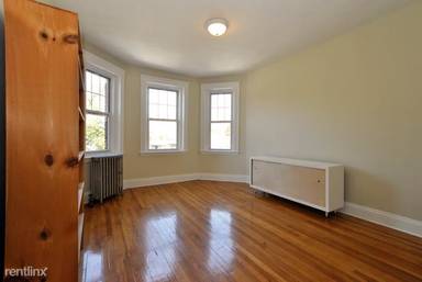 Main picture of 1576 Commonwealth Ave