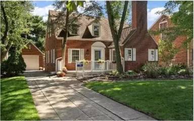 Main picture of 8517 Northcote Ave