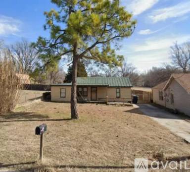 Main picture of 714 N Cedardale Dr