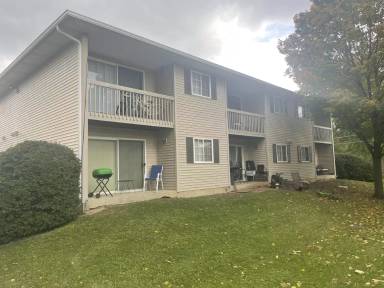 Main picture of 718 Elm St