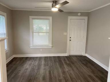 Main picture of 5423 Wabash Ave