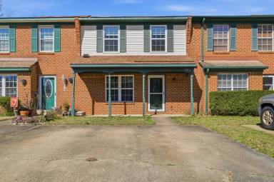 Main picture of 3914 Wyckoff Dr