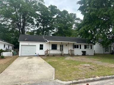 Main picture of 810 W Country Club Dr