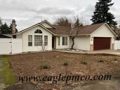 Main picture of 11607 NE Fargo St