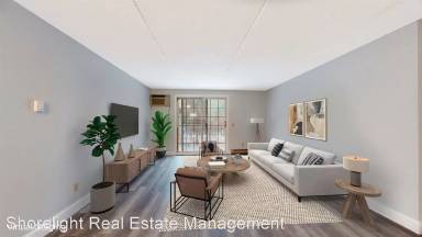 Main picture of 489 Main St