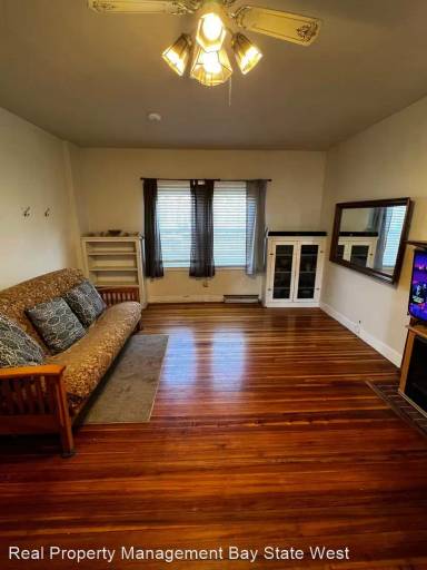 Main picture of 157 Pleasant St