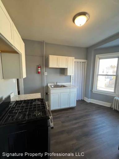 Main picture of 576 Douglass St