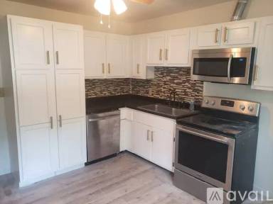 Main picture of 802 Maplepark Dr