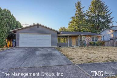 Main picture of 705 NE 148th Ave